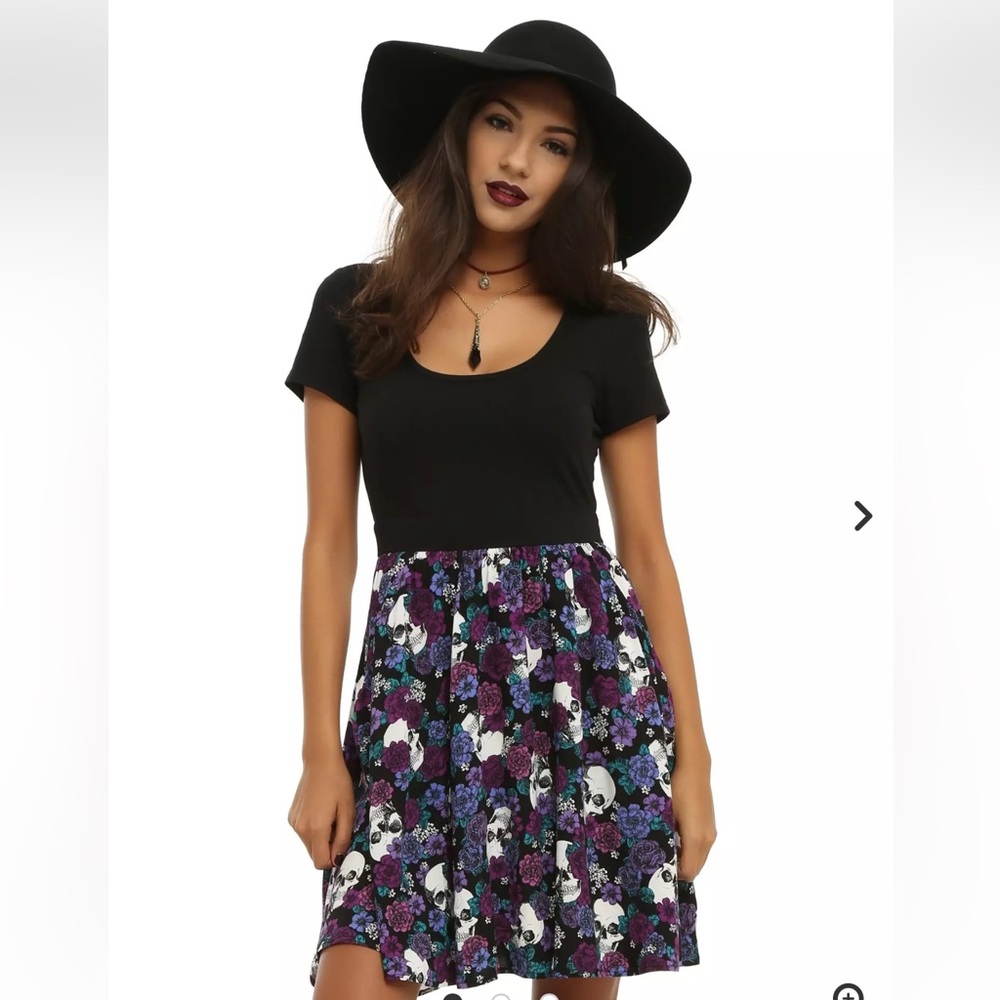 Hot Topic Black and Purple Floral Skull Dress Size Large